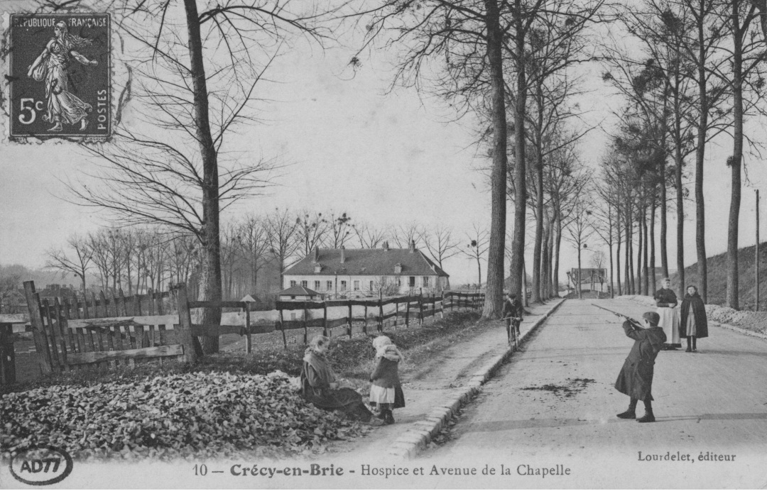 L'ancien hospice de Crécy-la-Chapelle au début du XXe siècle